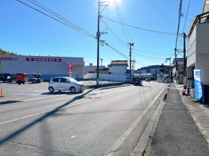 <img src="file:///C:/Users/Owner/Documents/11540n/11540sdn.jpg" width="220" height="295" border="0" alt="【宮崎県日南市南郷町リニュアル売り家】|宮崎不動産情報|宮崎|建物|住宅|tate65|11540 前面道路写真 売り家|フルリフォーム不動産|売り住宅 こゆプランニング">