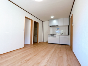 <img src="file:///C:/Users/Owner/Documents/11540n/11540sdn.jpg" width="220" height="295" border="0" alt="【宮崎県日南市南郷町リニュアル売り家】|宮崎不動産情報|宮崎|建物|住宅|tate65|11540 リビングルーム写真新 売り家|フルリフォーム不動産|売り住宅 こゆプランニング">