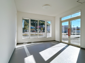 <img src="file:///C:/Users/Owner/Documents/11540n/11540sdn.jpg" width="220" height="295" border="0" alt="【宮崎県日南市南郷町リニュアル売り家】|宮崎不動産情報|宮崎|建物|住宅|tate65|11540 1階洋間写真1新 売り家|フルリフォーム不動産|売り住宅 こゆプランニング">