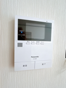 <img src="file:///C:/Users/Owner/Documents/11540n/11540sdn.jpg" width="220" height="295" border="0" alt="【宮崎県日南市南郷町リニュアル売り家】|宮崎不動産情報|宮崎|建物|住宅|tate65|11540 TVインターホン写真 売り家|フルリフォーム不動産|売り住宅 こゆプランニング">