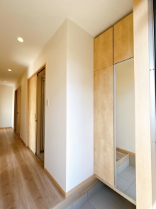 宮崎不動産情報 宮崎 建物 中古 新築 住宅 tate51 宮崎市江南中古住宅不動産売り家 11670 玄関ホール写真 中古住宅一戸建て こゆプランニング