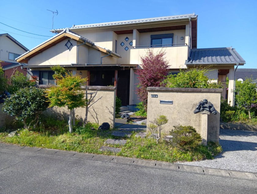 【宮崎市新別府町・茶室・堀炬燵・バーカウンター等贅沢な造りの売り家戸建て中古住宅】 宮崎不動産情報 宮崎 建物 中古 新築 住宅 アパート 別荘 tate32 中古住宅 11679 外観写真 純和風戸建ての物件で こゆプランニング情報