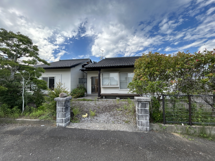 【宮崎高岡町下倉永 人気の平屋建て 東道路 売り家】 宮崎不動産情報 宮崎 建物 住宅 tate70 中古戸建 11686 外観写真 不動産情報専門業者のリニュアル売り家 こゆプランニング
