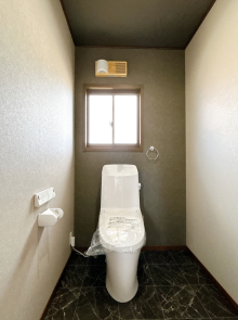 【宮崎市学園木花台南1丁目専門業者のリニュアル人気の3階建て売り家】 宮崎不動産情報 宮崎 中古 建物 住宅 tate24 不動産情報売り家11689 トイレウォシュレット写真2階 こゆプランニング不動産