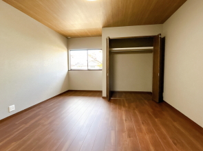 【宮崎市学園木花台南1丁目専門業者のリニュアル人気の3階建て売り家】 宮崎不動産情報 宮崎 中古 建物 住宅 tate24 不動産情報売り家11689 2階洋間写真 こゆプランニング不動産