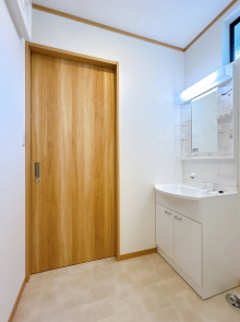 �{��s���Y��� �{�� ���� �Z�� �}���V���� ���ÏZ�� �V�z ���������P�R �{��s�厚�ԍ] �Q�K���� �S�c�j ����ƂP�P�U�X�T �V�����h���ʐ^�V�@���Ǝ҂������ς̏Z��ł��B