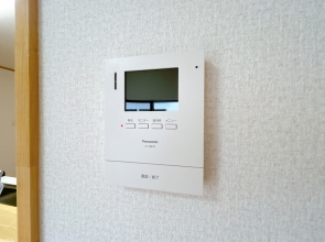 �{��s���Y��� �{�� ���� �Z�� �}���V���� ���ÏZ�� �V�z ���������P�R �{��s�厚�ԍ] �Q�K���� �S�c�j ����ƂP�P�U�X�T �s�u���j�^�[�z���ʐ^�@���Ǝ҂������ς̏Z��ł��B