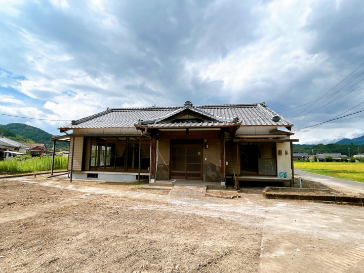 【東諸県郡綾町入野売り家 室内外リフォーム予定戸建て】 宮崎不動産情報 宮崎 建物 新築住宅 中古住宅 tate33 東諸県郡綾町入野 不動産情報 11724 外観写真1 こゆプランニング不動産情報売り家