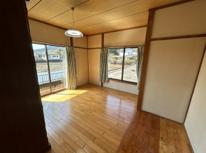 宮崎不動産情報 宮崎 建物 住宅 工場 倉庫 事務所 tate5 日南市大字北権現町郷之原の売り住宅 不動産11765 1階洋間写真 現 人気の2階屋です。 こゆプランニングに連絡を