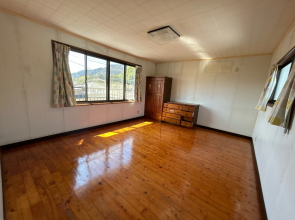 宮崎不動産情報 宮崎 建物 住宅 工場 倉庫 事務所 tate5 日南市大字北権現町郷之原の売り住宅 不動産11765 2階洋間写真1 現 人気の2階屋です。 こゆプランニングに連絡を