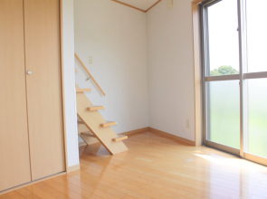 【宮崎市月見ヶ丘3丁目 2DK マンション アパート 】|宮崎市月見ヶ丘3丁目賃貸|2dkアパート|2dkマンション|2dk11|賃貸アパート|1964 1階洋間写真 |こゆプランニング賃貸情報