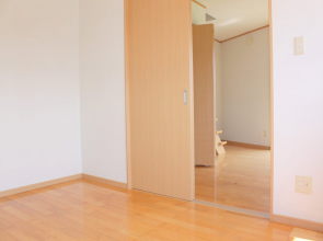 【宮崎市月見ヶ丘3丁目 2DK マンション アパート 】|宮崎市月見ヶ丘3丁目賃貸|2dkアパート|2dkマンション|2dk11|賃貸アパート|1964 DKから洋間写真 |こゆプランニング賃貸情報