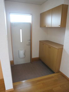 宮崎不動産 賃貸情報 貸家 アパート マンション kasiya30 宮崎市日ノ出町 賃貸 貸家情報 1978 玄関ホール写真 こゆプランニング