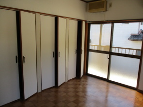 {sY {  Z }V OT {syc TUXV@QKmԎʐ^@sY@Z@vjOsY